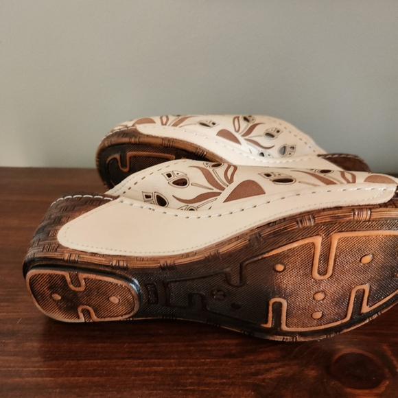 La Pinta Lase Cut Clogs Size 36, U.S. 6 - Picture 9 of 11